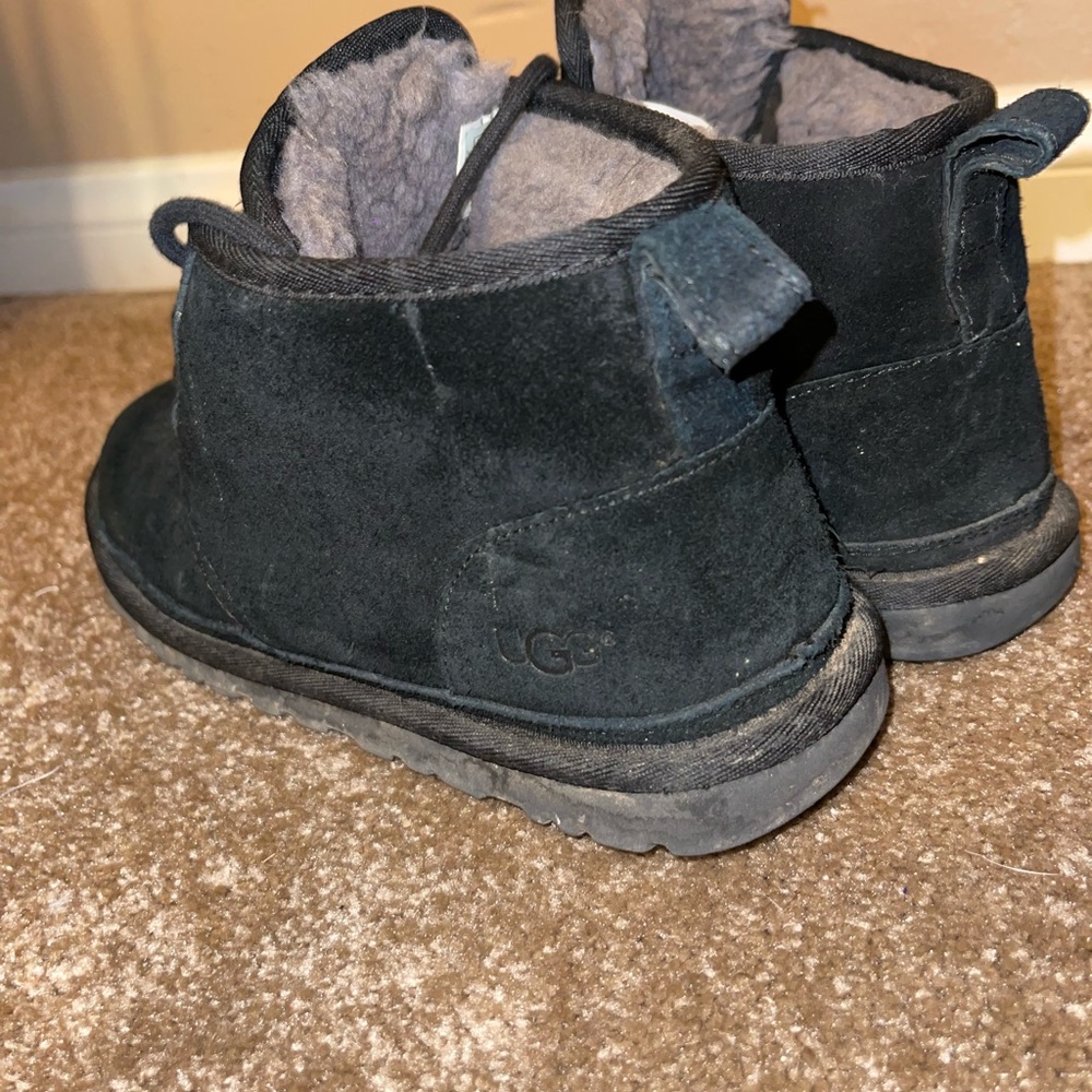Used mens uggs - Picture 2 of 3
